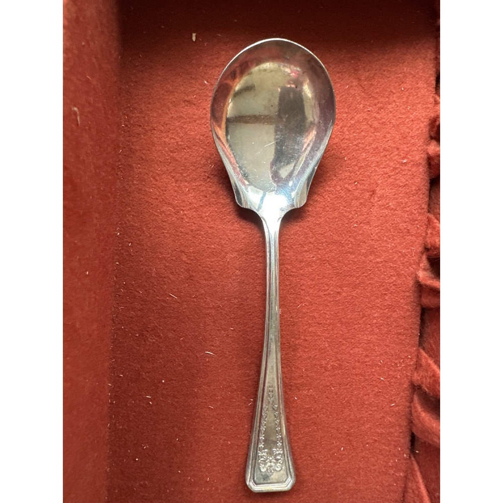 Vintage international American Silver Berry Casserole Spoon Floral Roanoke